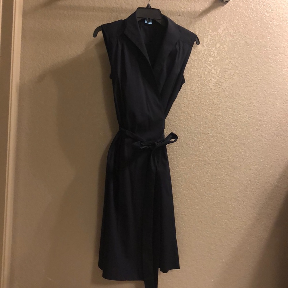 Theory sleeveless wrap dress in Navy